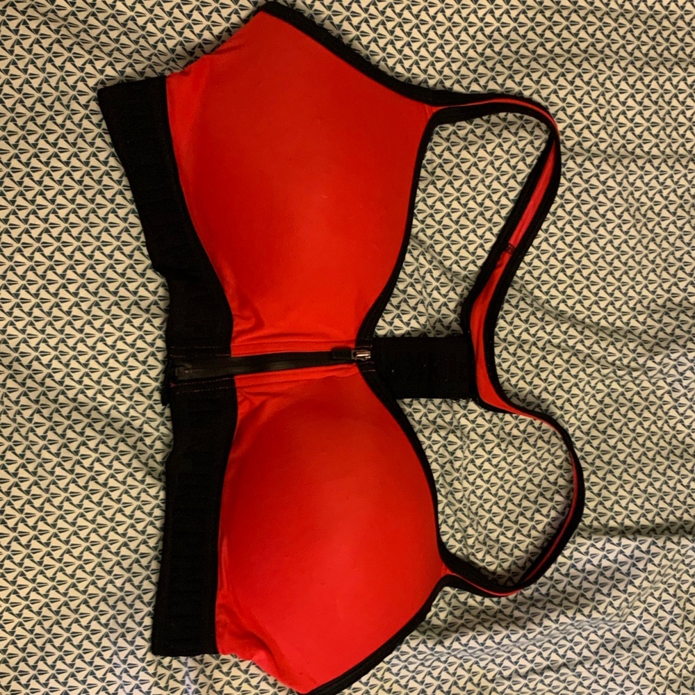 💥Victoria’s Secret front zip💥